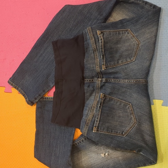 Old Navy maternity jeans - Picture 4 of 4